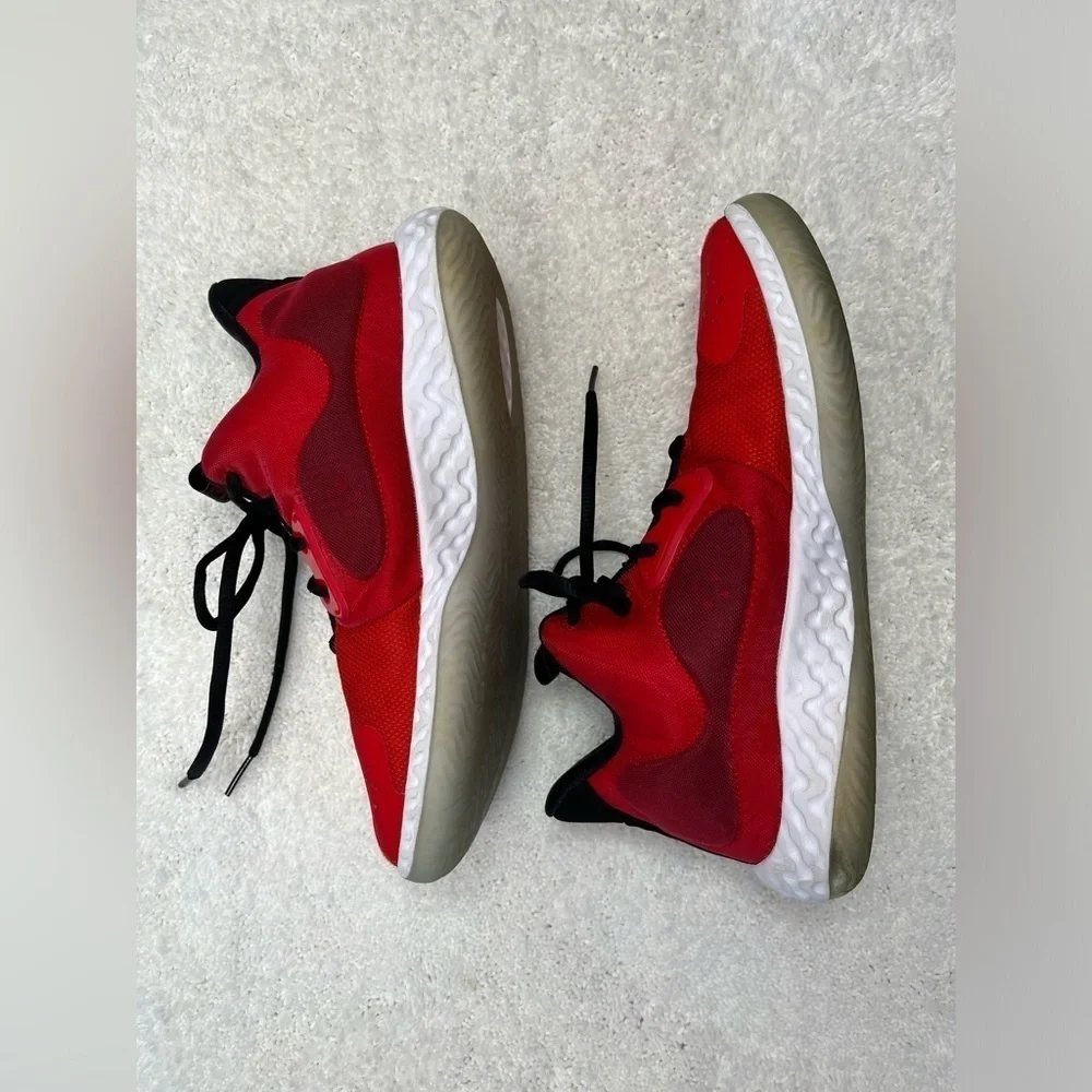 Nike KD Trey 5 VII GS University Red-Size:  5.5Y-Basketball Shoes-Pre-owned